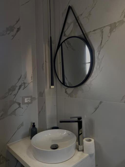 Tirana Elegant Apartment Kültér fotó