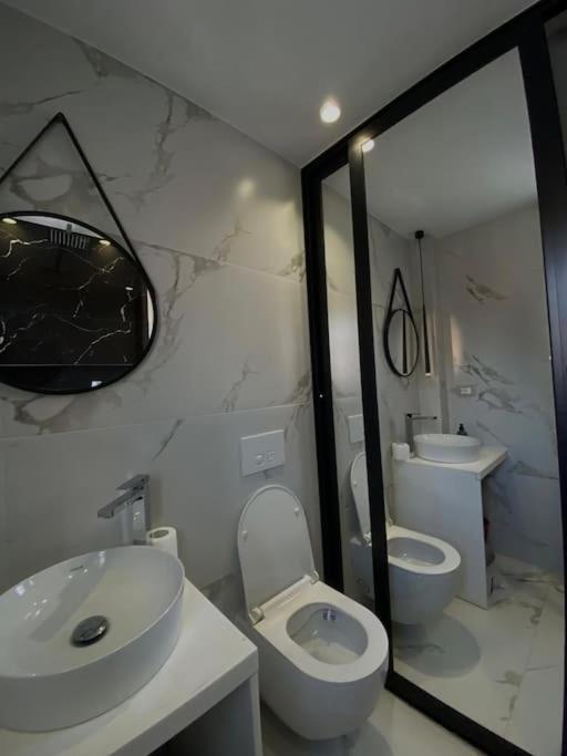 Tirana Elegant Apartment Kültér fotó